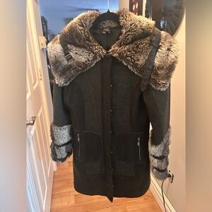 Cavelo Wool and Leather Winter Coat size Small with Fur on top and the sleeves